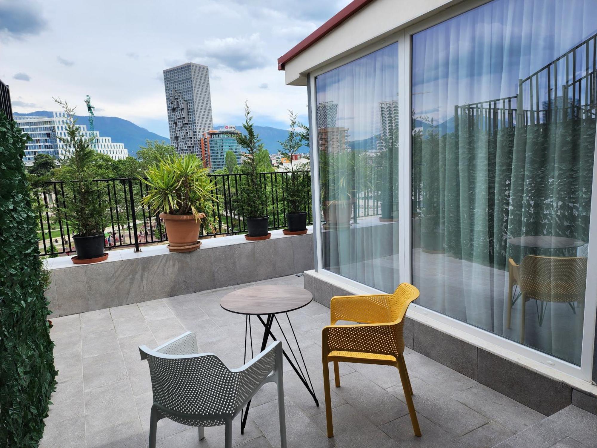 Penthouse With A City View Tirana Exterior foto