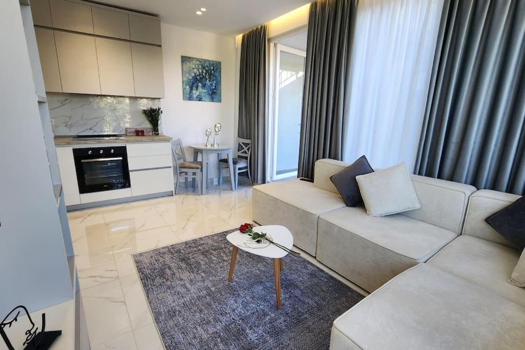 Penthouse With A City View Tirana Exterior foto