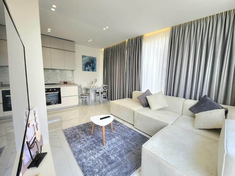 Penthouse With A City View Tirana Exterior foto