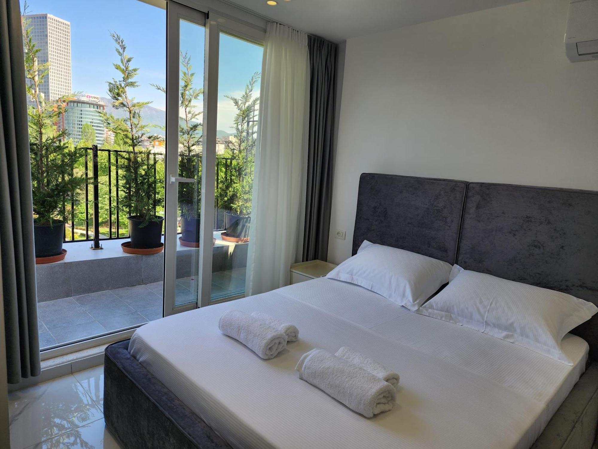 Penthouse With A City View Tirana Exterior foto